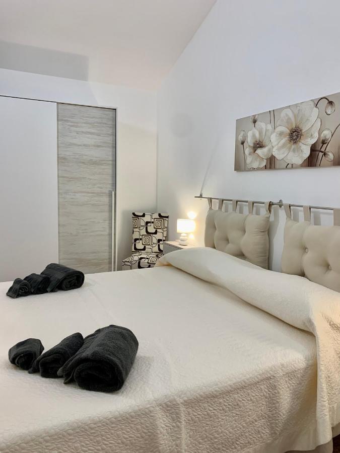 Casa Vacanza V&G Domus De Maria Luaran gambar