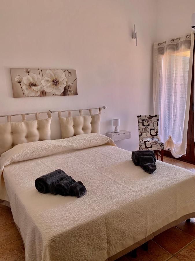 Casa Vacanza V&G Domus De Maria Luaran gambar