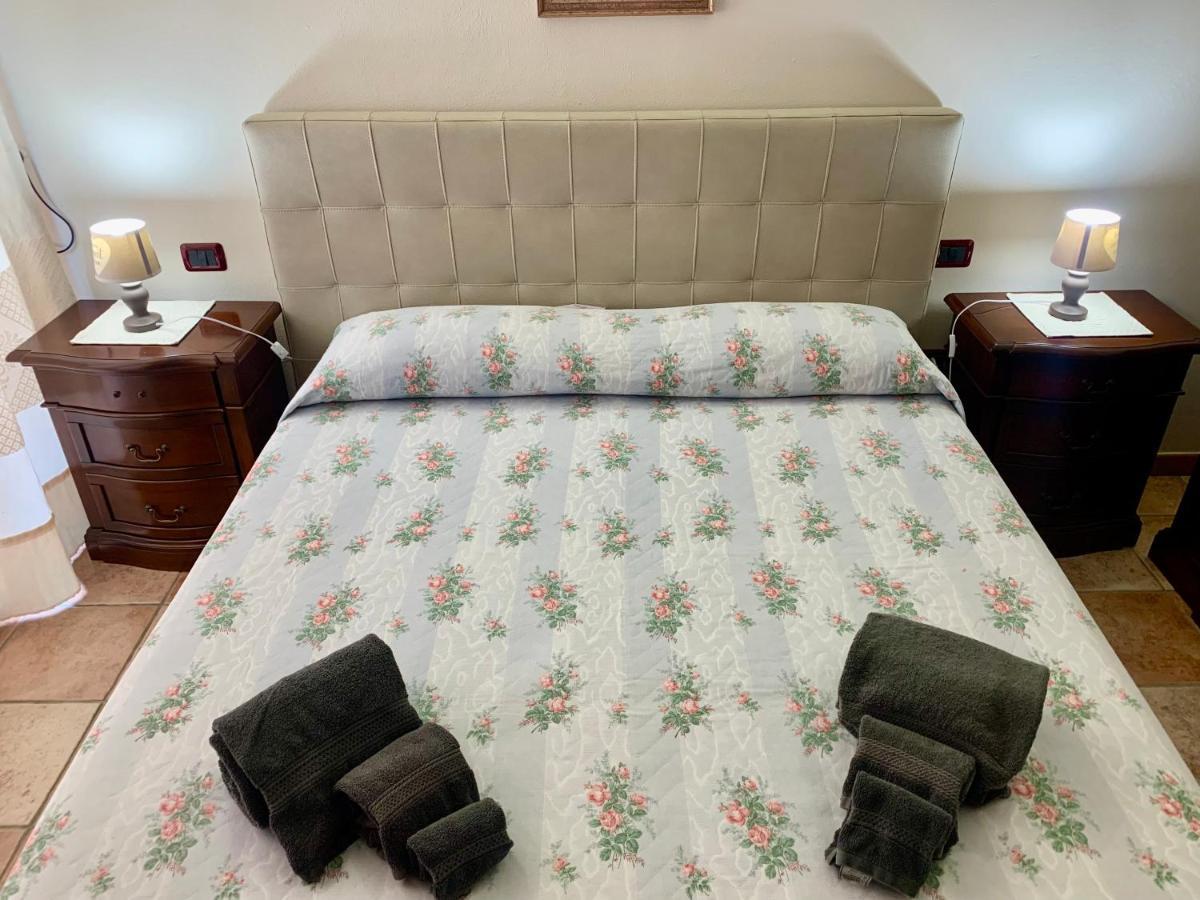 Casa Vacanza V&G Domus De Maria Luaran gambar